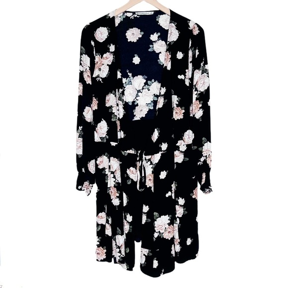 Abercrombie & Fitch Tops - Abercrombie Tea Rose Tie Front Kimono - Size Large